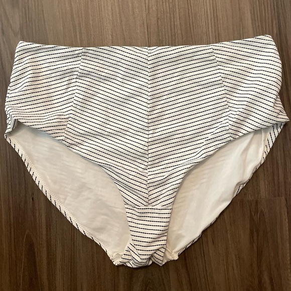 H&M Women’s Black and White Striped High-Waisted Bikini Bottom size 10 - Picture 1 of 6